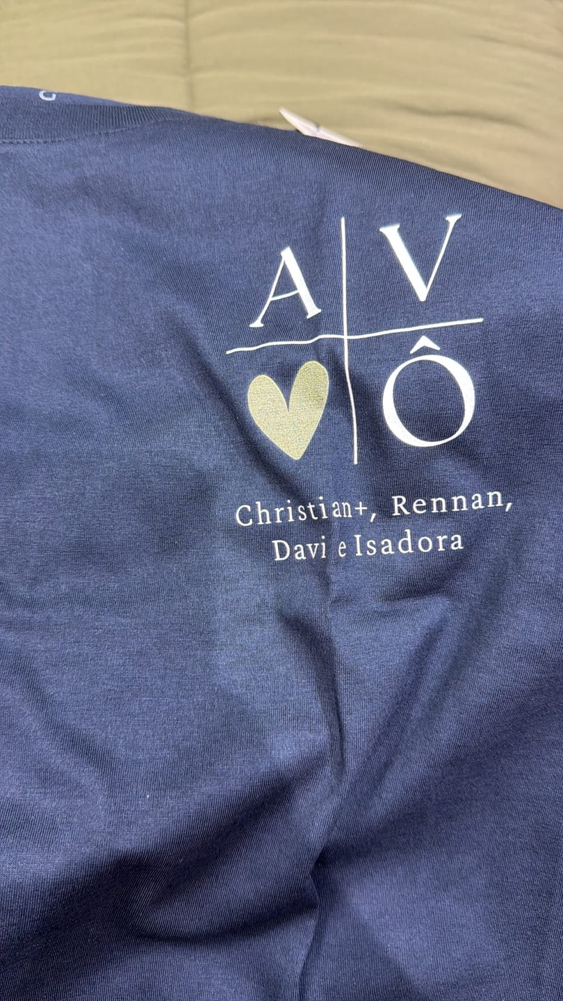 Customer photo review of Camiseta Personalizada AVÔ MINIMALISTA - Algodão 100%
