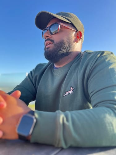 Customer photo review of Springboks Nat Badge Crew Neck Sweat-OS Green