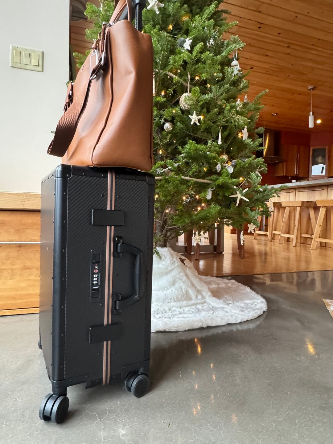 Customer photo review of Carbon X 2.0 Carbon Fiber Suitcase Black