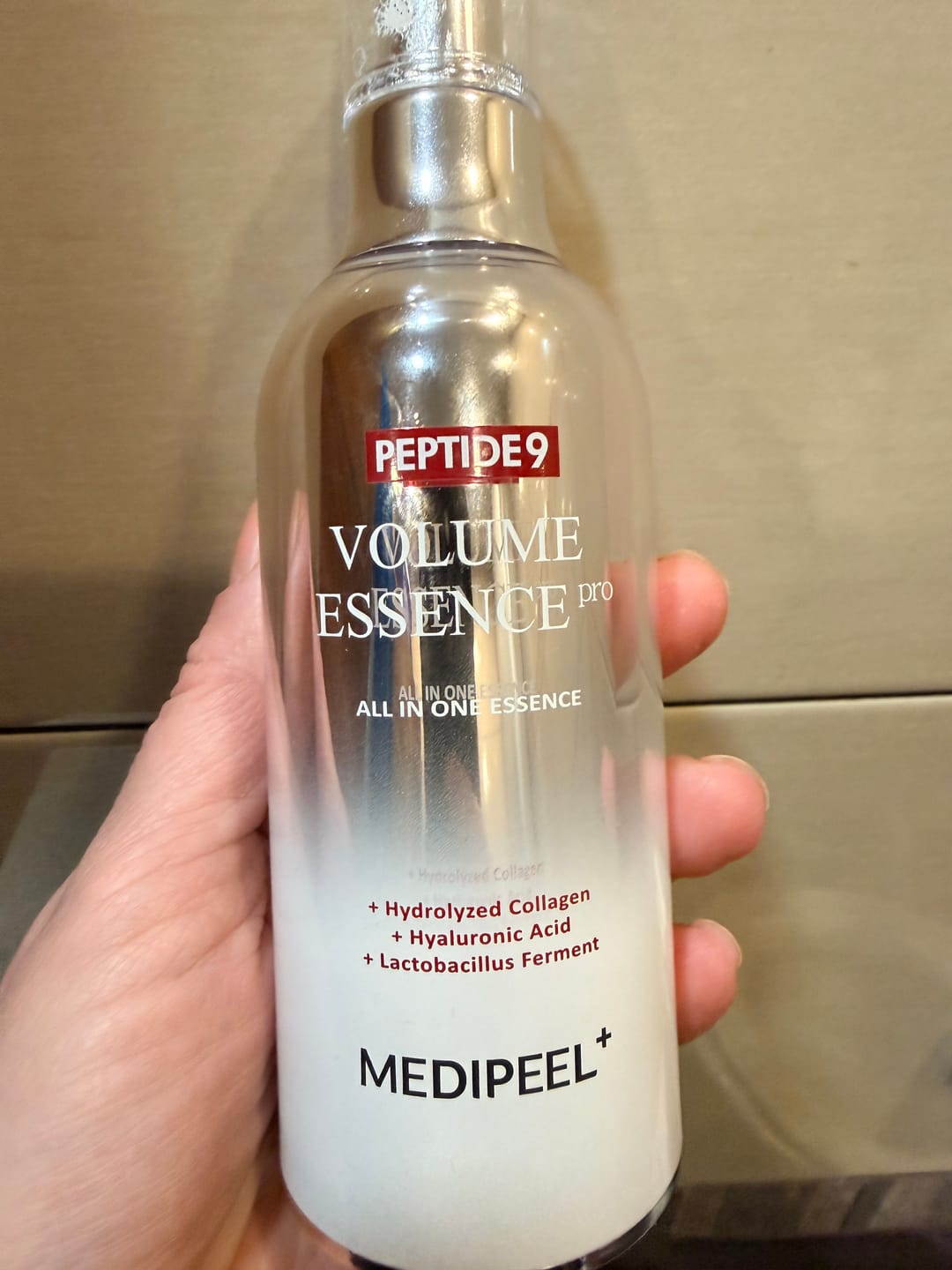 Customer photo review of Skābekļa liftinga esence ar peptīdiem Medi-Peel Peptide 9 Volume All In One Essence PRO