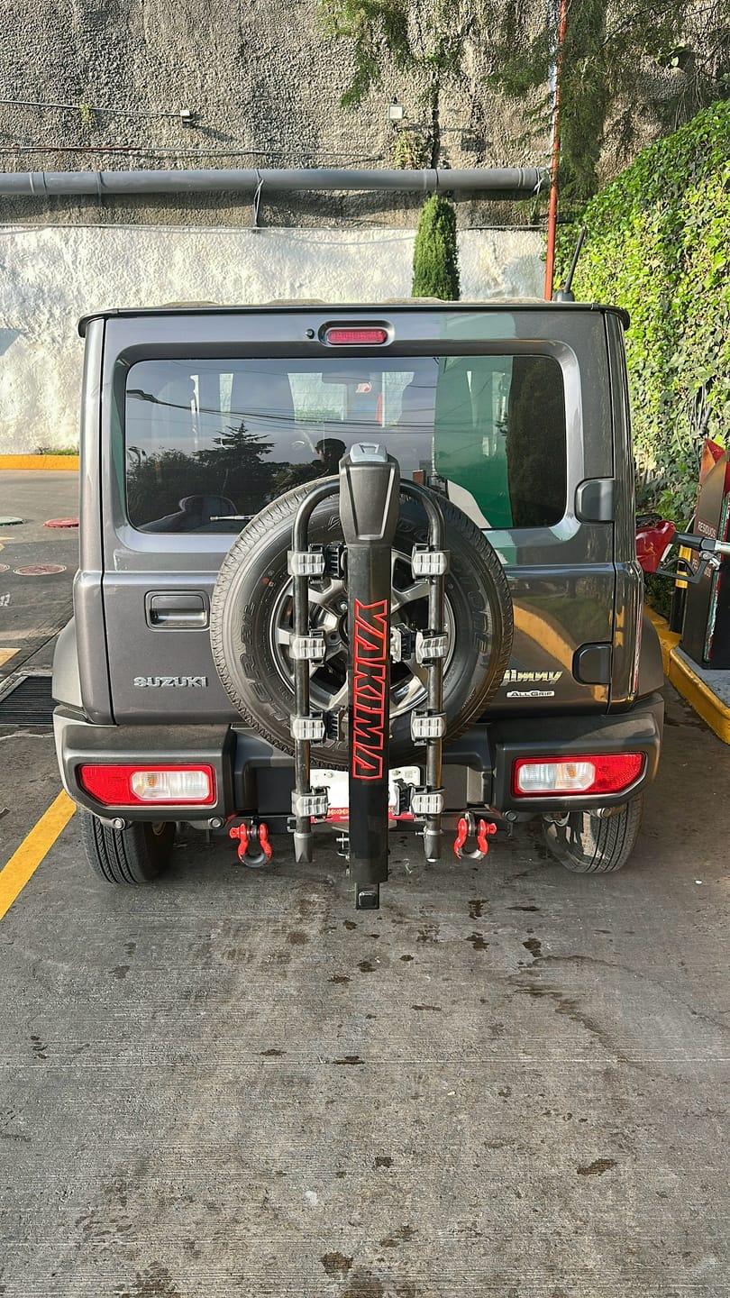 Customer photo review of Tirón de Arrastre Clase III para Suzuki Jimny + Grilletes