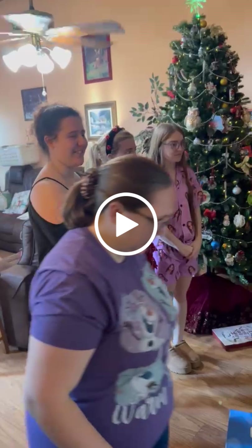 Customer video review of Believe in yourself as much as I believe in you - Necklace For Niece