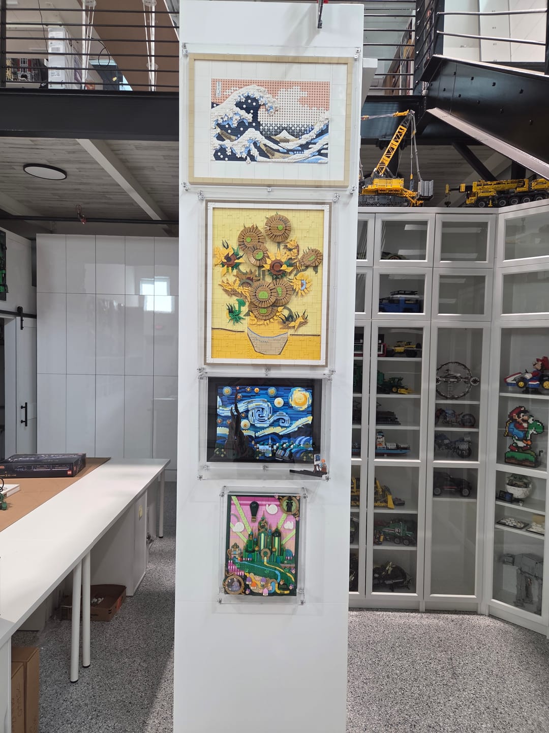 Customer photo review of Wall Mounted Display Case for LEGO® 75685 Wicked Emerald City Wall Art