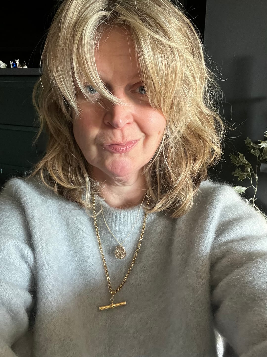 Customer photo review of XL T-Bar Necklace