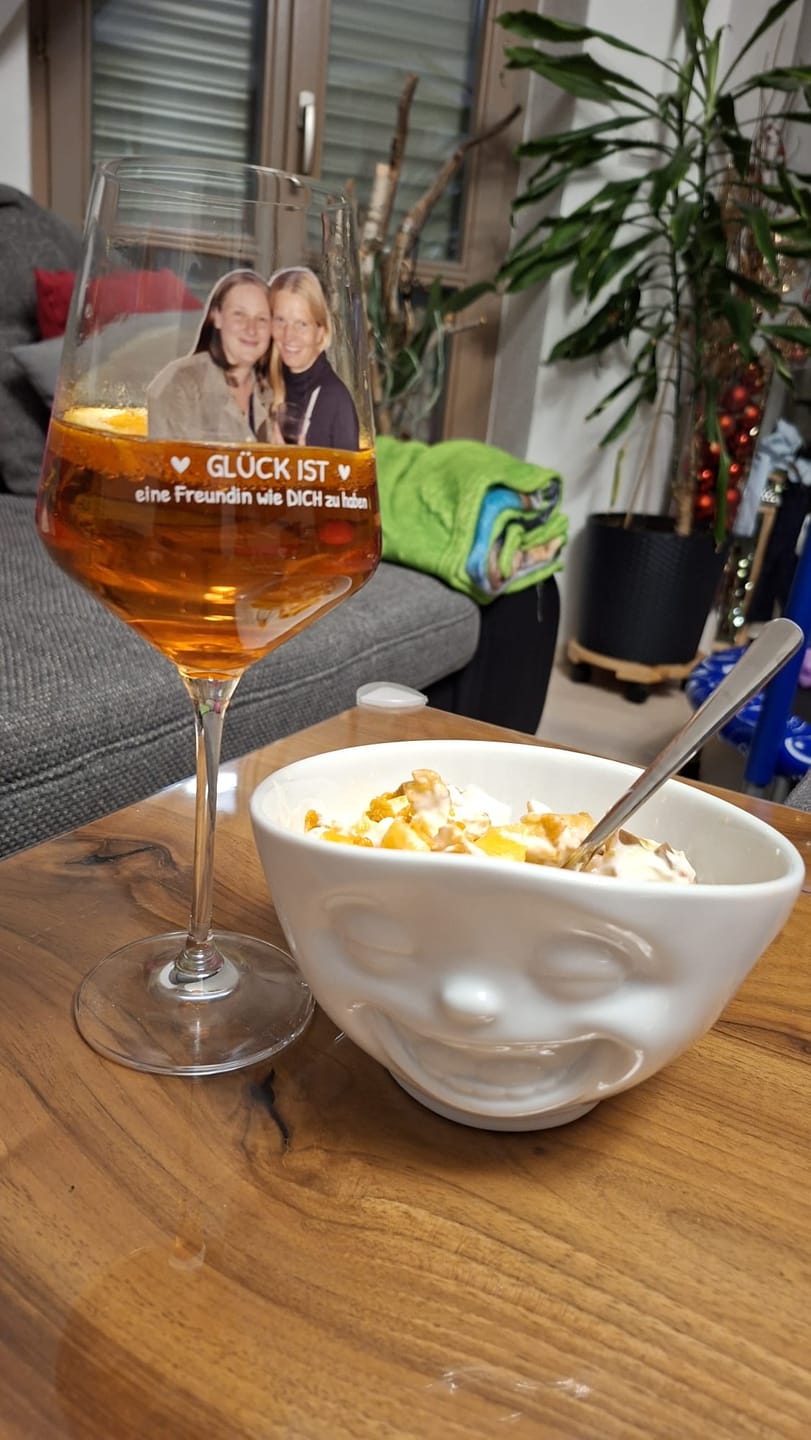 Customer photo review of Besties - Bedrucktes Weinglas mit Foto für beste Freundinnen