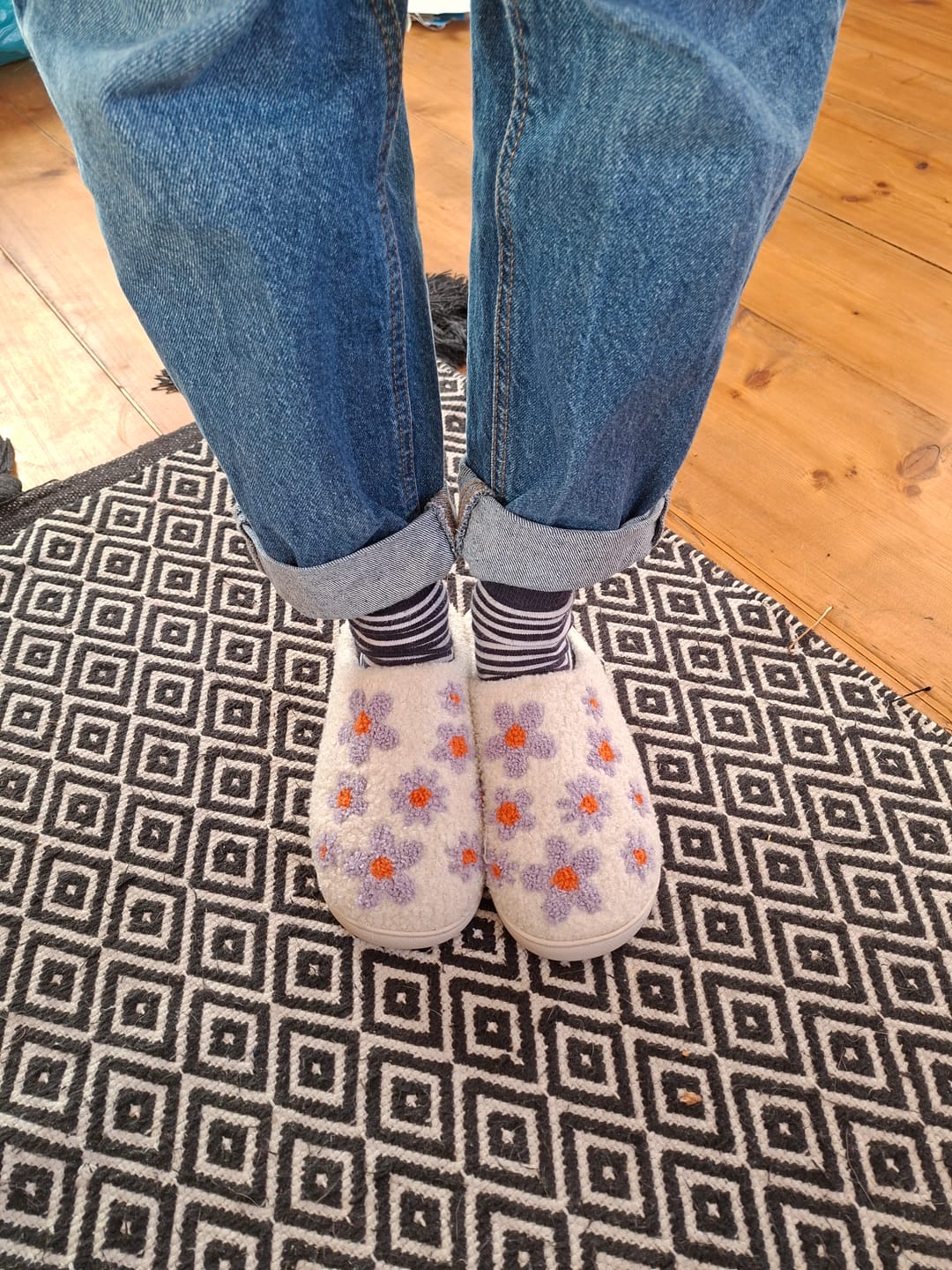 Customer photo review of Purple Flowers Slip-on Slippers