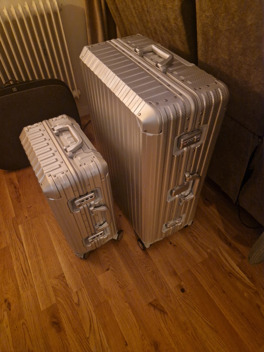 Customer photo review of TREVA Aluminum Suitcase Silver