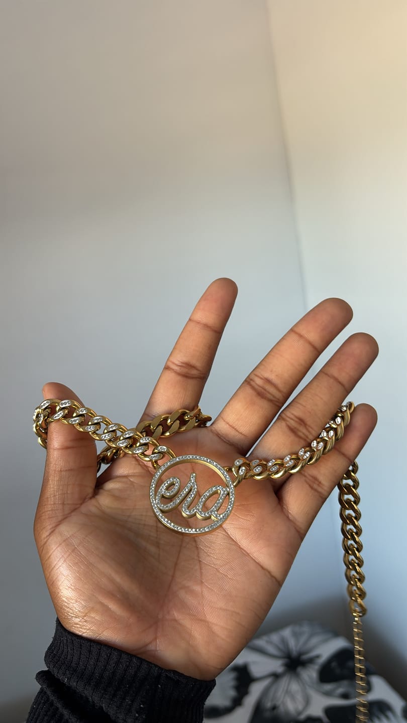 Customer photo review of Era Luxe Gold Choker