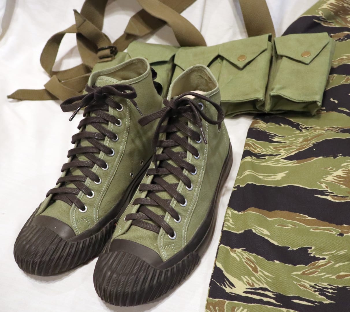 Customer photo review of Grounder High-Top Olive/Black