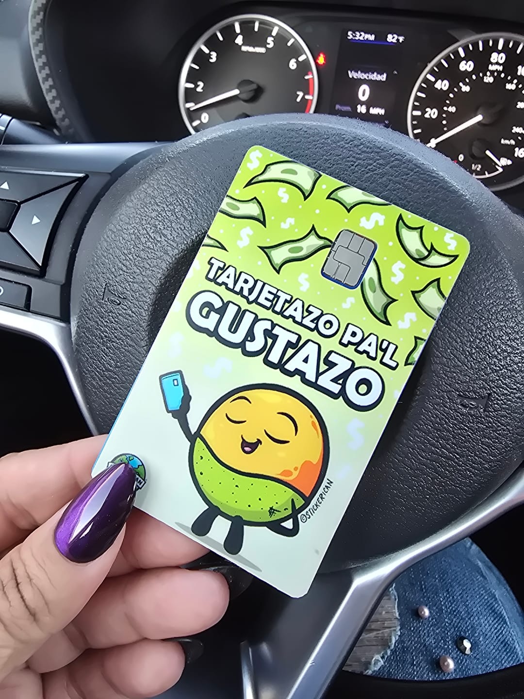 Customer photo review of Tarjetazo pa'l Gustazo - Sticker para Tarjeta de Crédito
