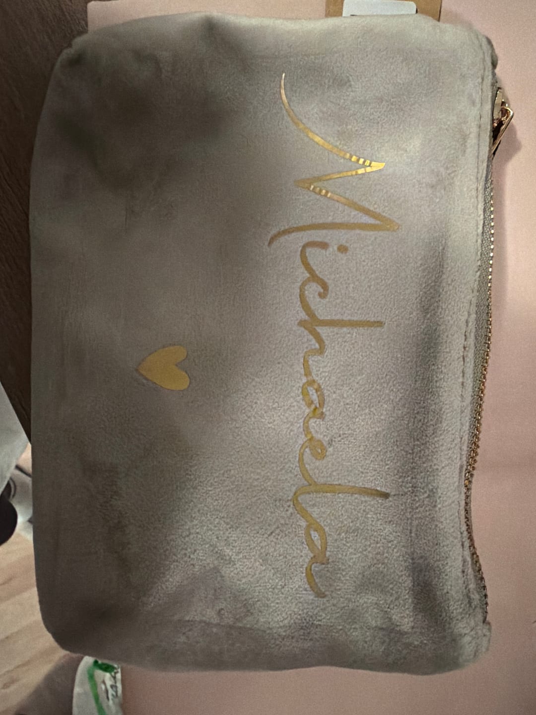 Customer photo review of Meine Kosmetiktasche - Personalisierte Samt Kosmetiktasche für MakeUp und Kosmetika mit Namen