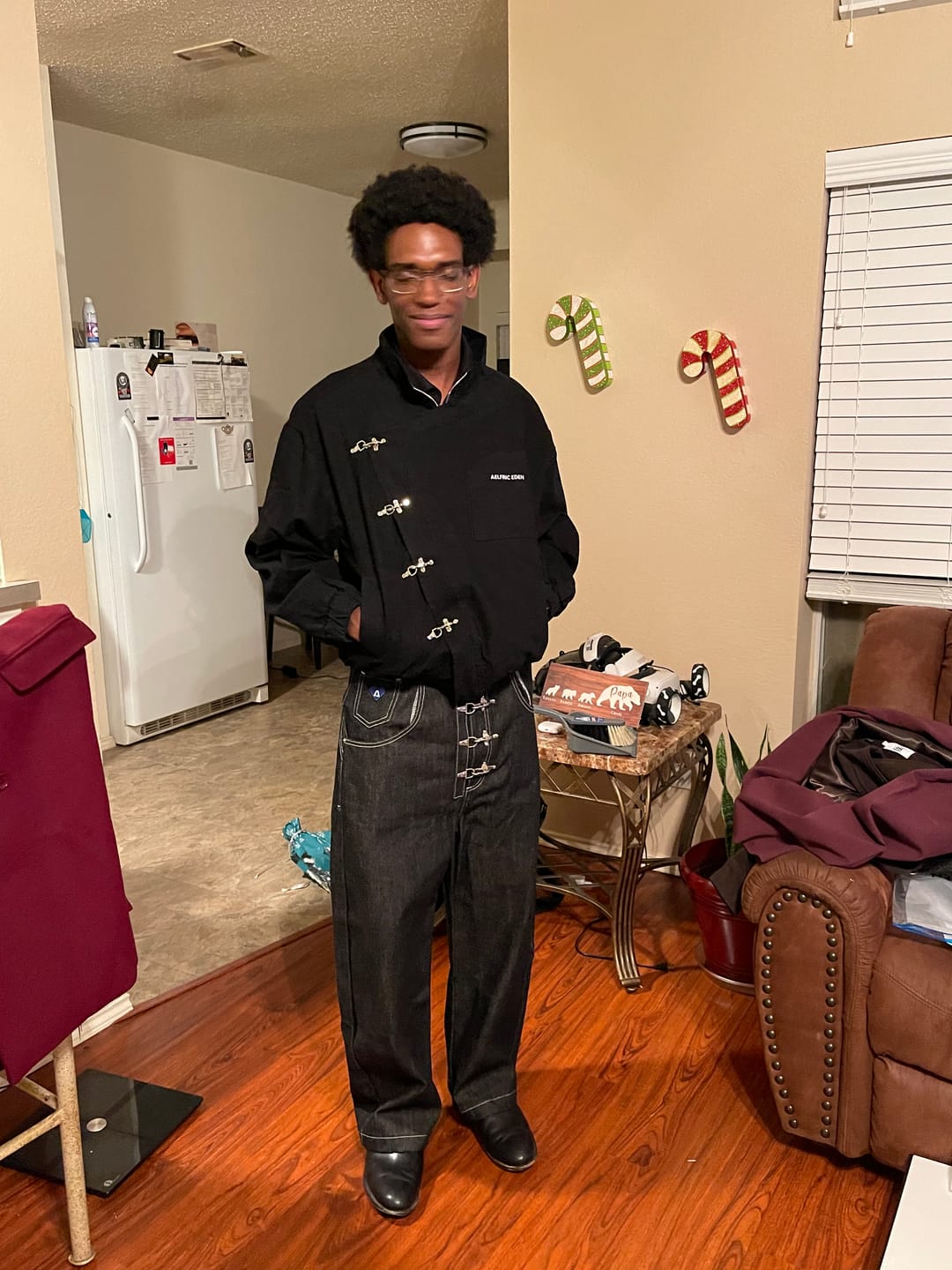 Customer photo review of Aelfric Eden Metal Button Raw Baggy Barrel Jeans