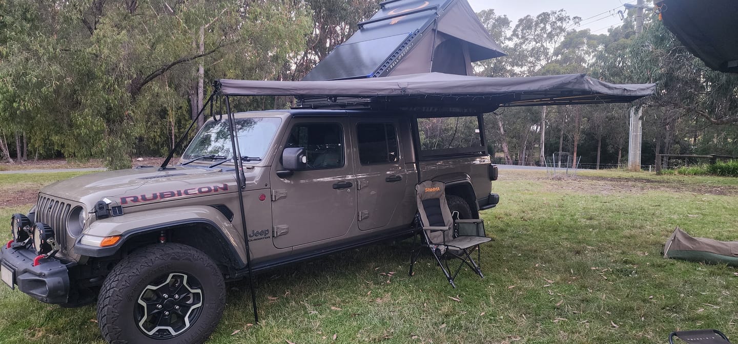 Customer photo review of Summit SLV Rooftop Tent
