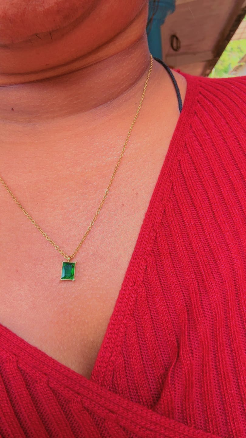 Customer photo review of Emerald Aventurine Necklace