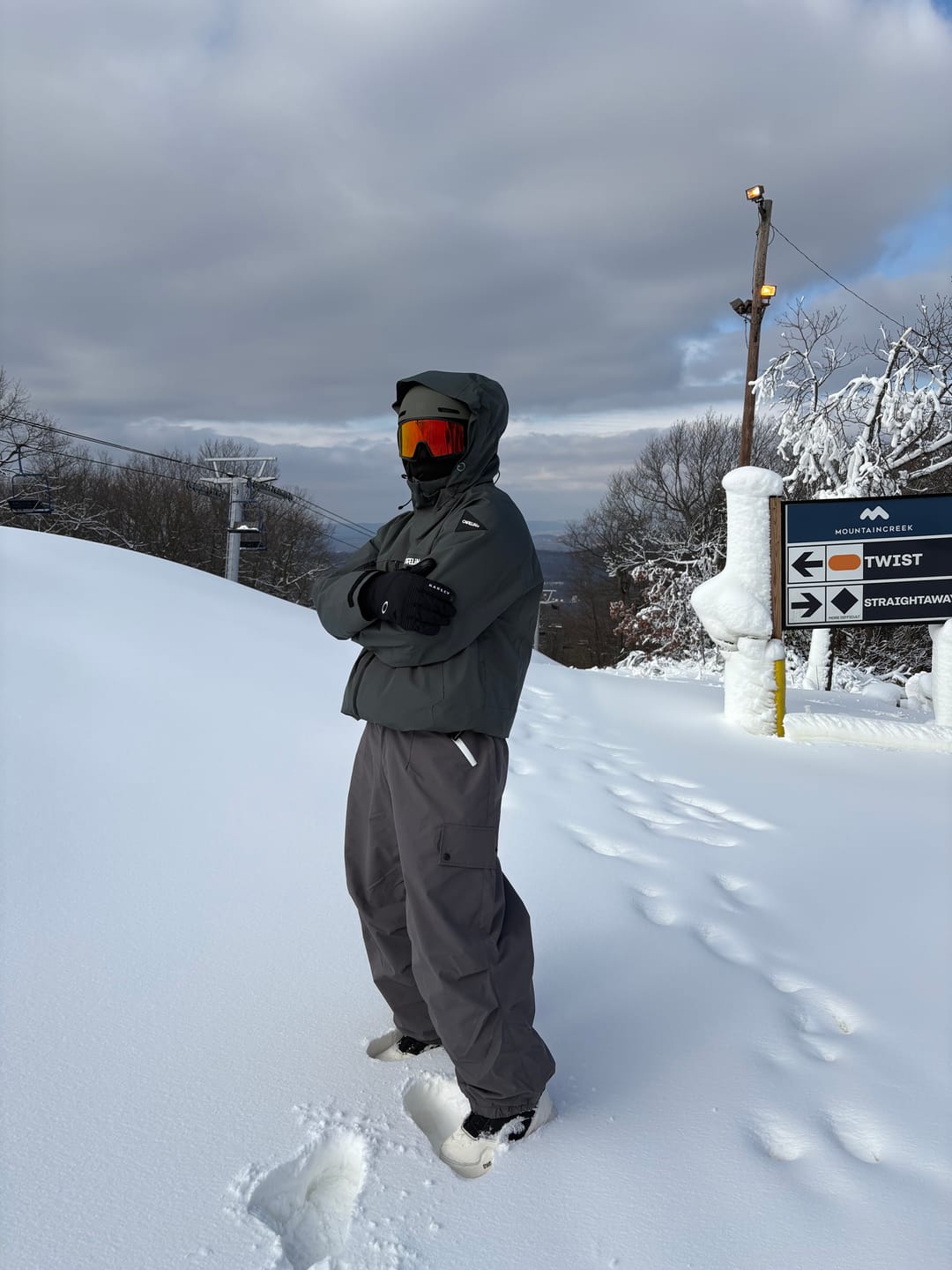 Customer photo review of Men's Dark Gray Baggy Wear-resistant Waterproof Snow Pants