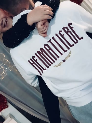 Customer photo review of Heimatliebe Statement - Hoodie - White