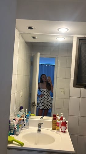 Customer photo review of VESTIDO EMELINE LUNARES BLANCO