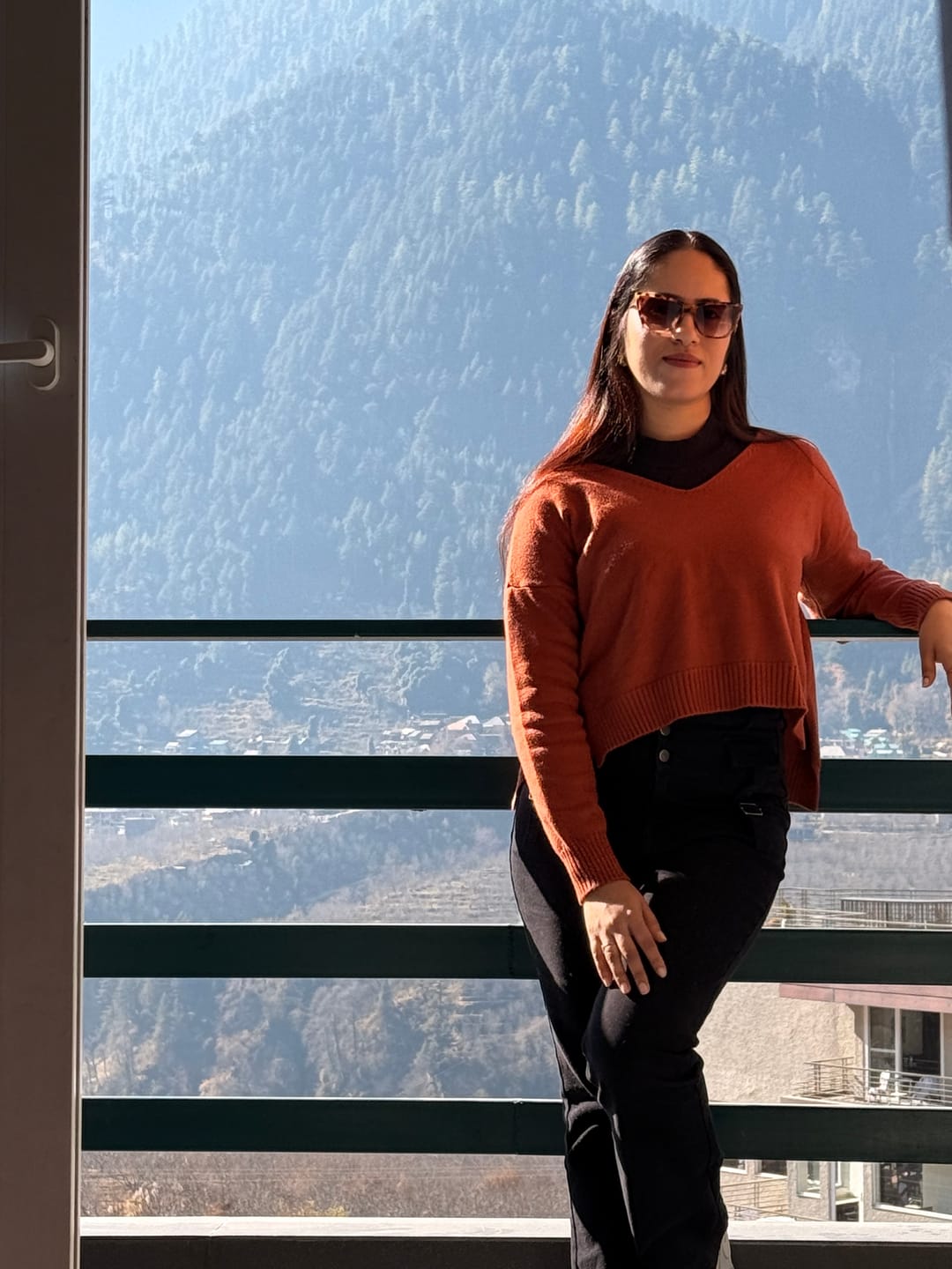 Customer photo review of Selestia Statement Pullovers