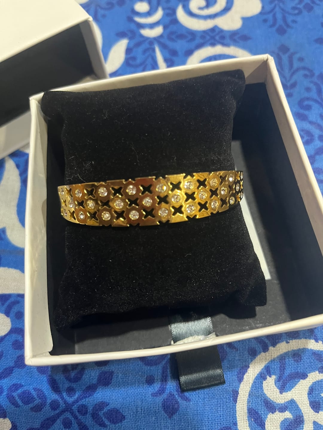 Customer photo review of Shimmering Star Gold Bangle Bracelet