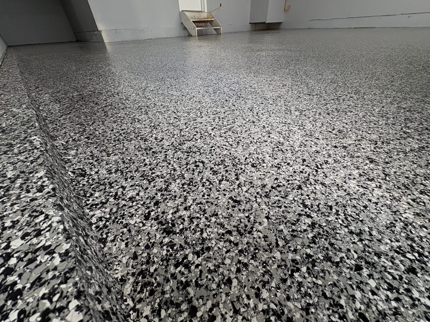 Customer photo review of Epoxy Floor Polymer Flakes - Torginol Collection