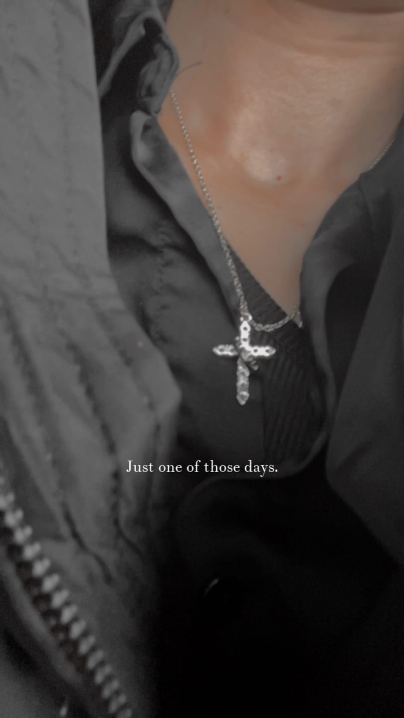 Customer photo review of Collier Croix Couronnée