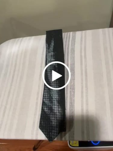 Customer video review of Ties2you Green Black Novelty Rectangle Men's Tie Hanky Cufflinks Set