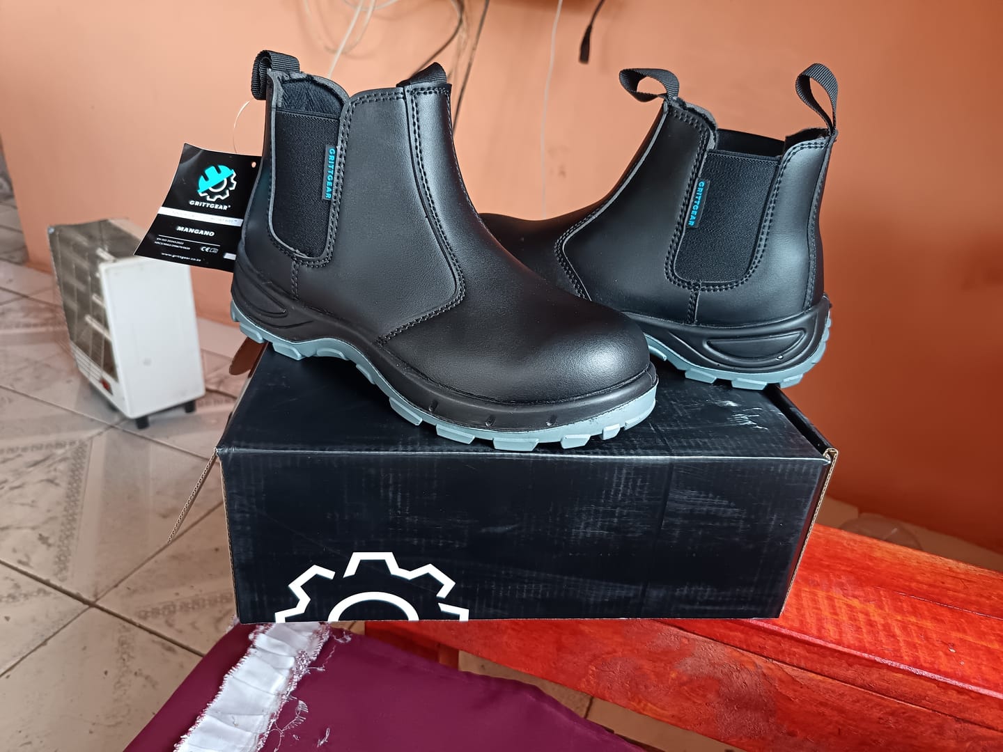 Customer photo review of Grittgear Mangano S1 Leather Safety Boot - Black
