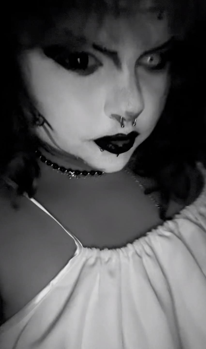 Customer photo review of PRIMAL ® Black Mini Sclera - Colored Contact Lenses