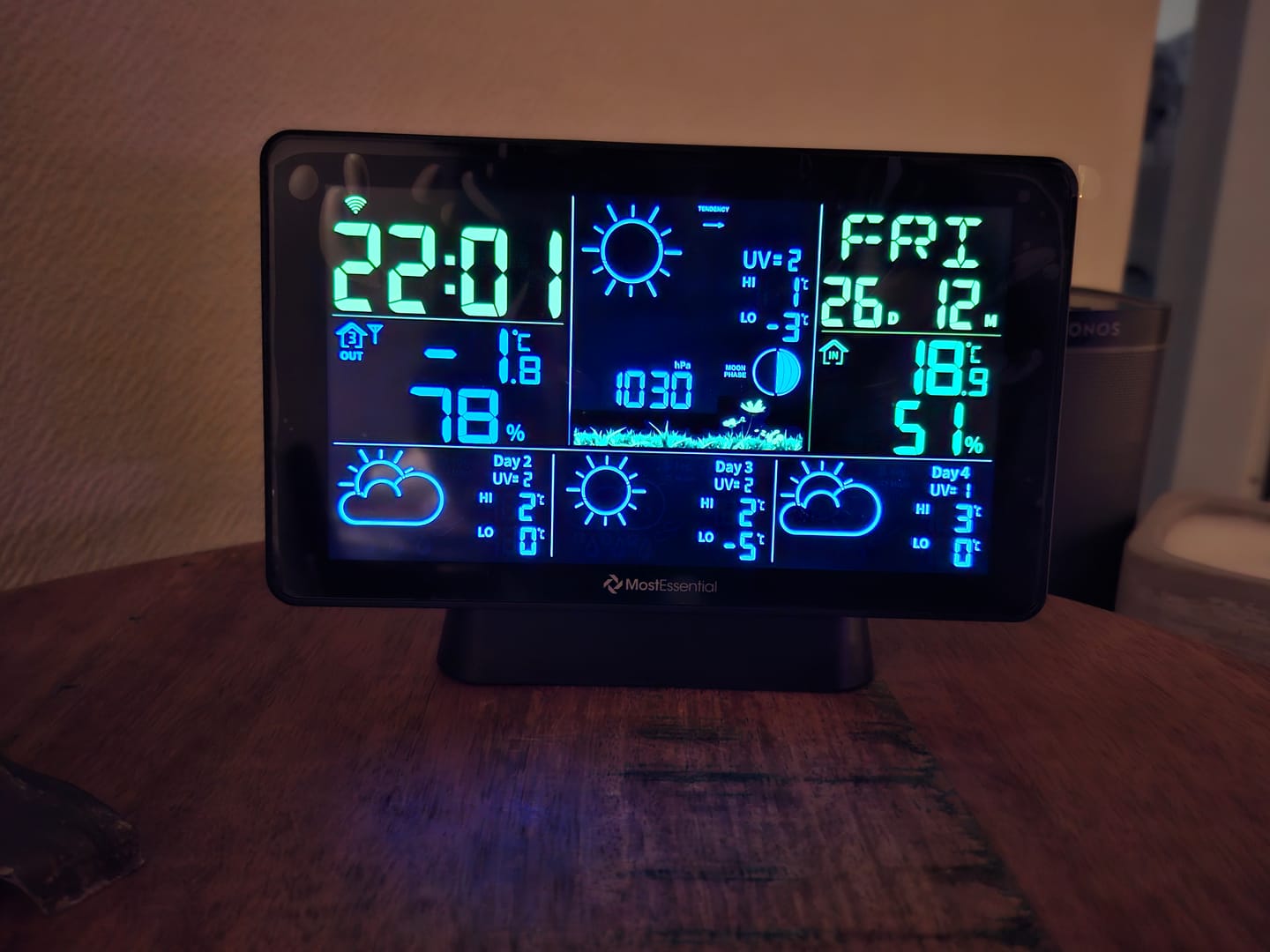 Customer photo review of MostEssential Weerstation Wifi Edition - Draadloos Weerstation met Buitensensor - Zwart - 1 Sensor