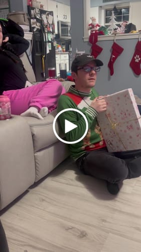 Customer video review of Personalized Canvas - Portrait in Block-Style