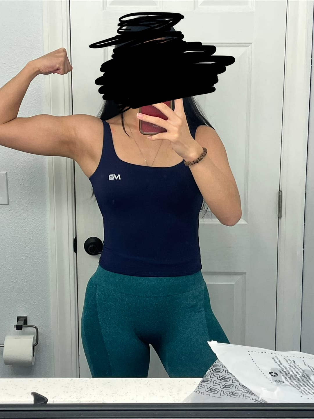 Customer photo review of Moderné Tank