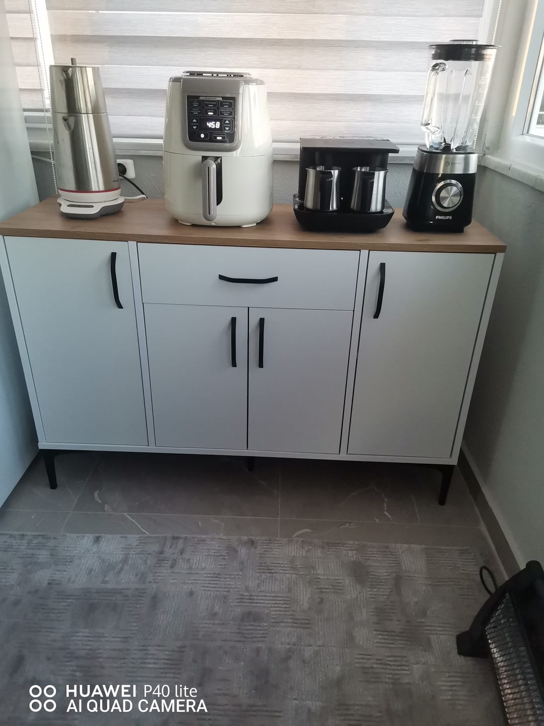 Customer photo review of Rani JE136 Kahve Köşesi Çok Amaçlı Dolap 4 Kapaklı 1 Çekmeceli Kiler Mutfak Dolabı Beyaz - Sepet Ceviz