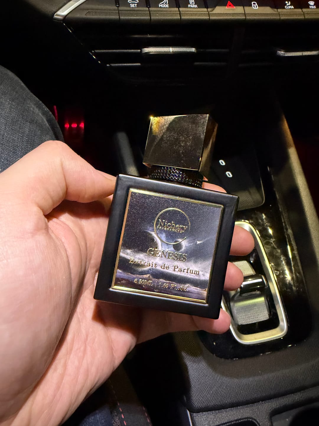 Customer photo review of Nichery Genesis Extrait de Parfum - Unisex 50ml
