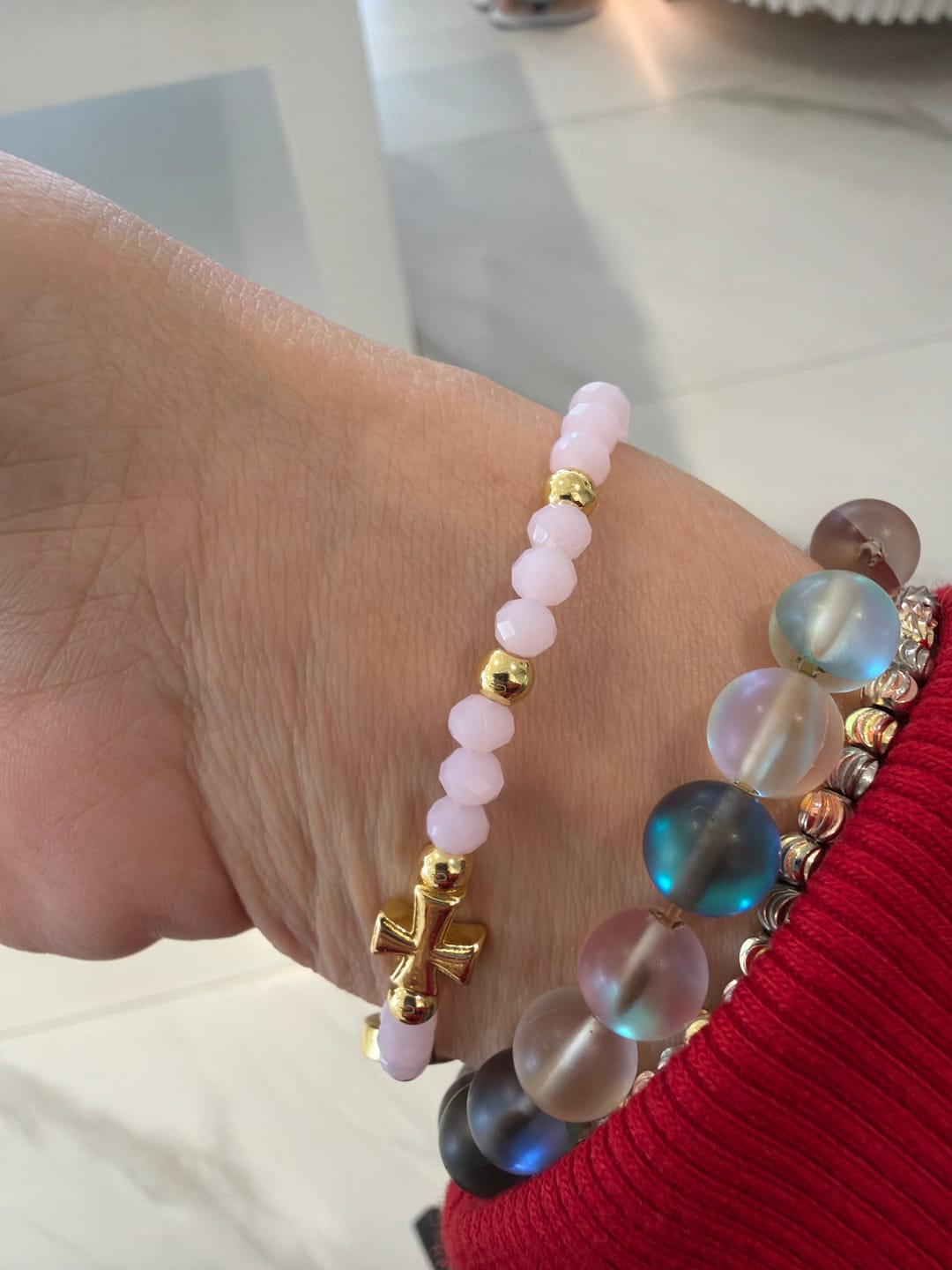 Customer photo review of Pulsera Chaquiras San Benito y Cruz