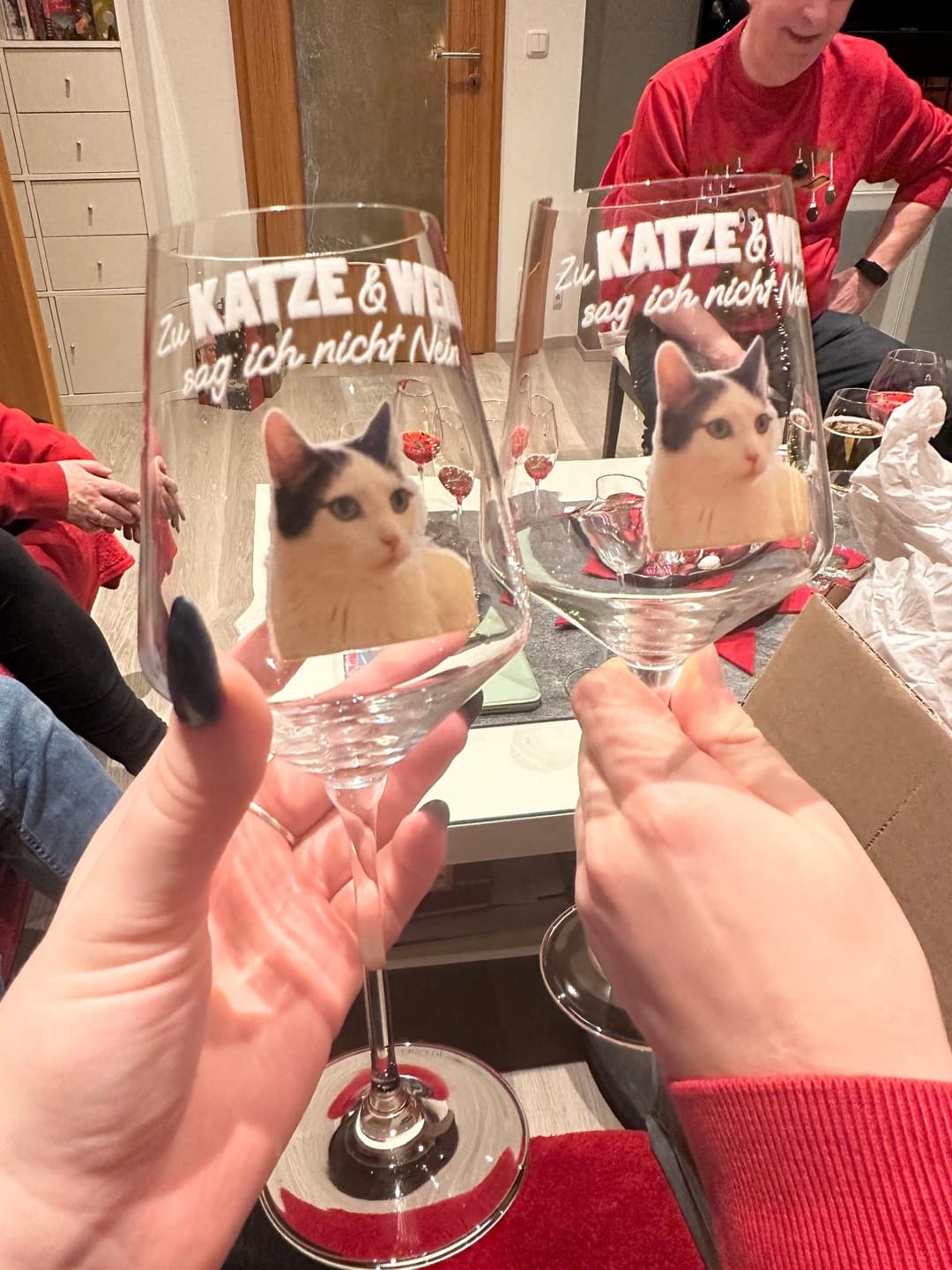 Customer photo review of Zu Katze und Wein sag ich nicht nein - Individuelles Weinglas