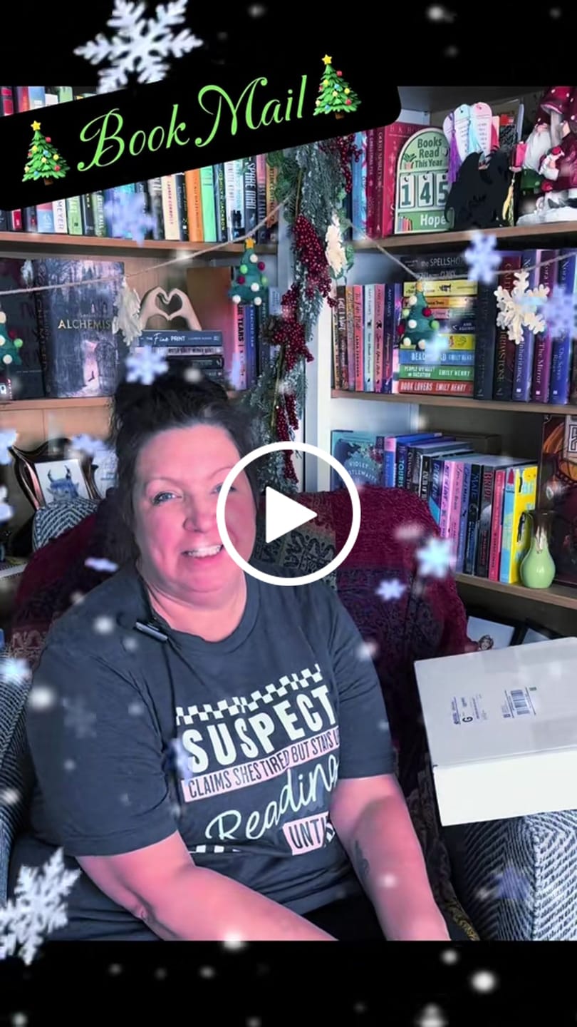 Customer video review of Book Lovers Monthly T-Shirt Club