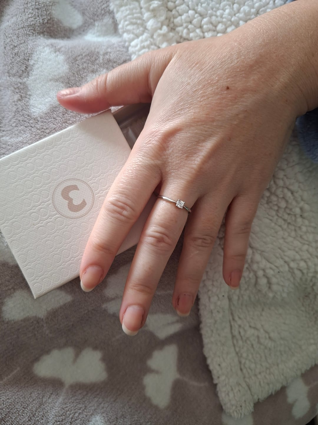 Customer photo review of Anillo Circonita Solitaria