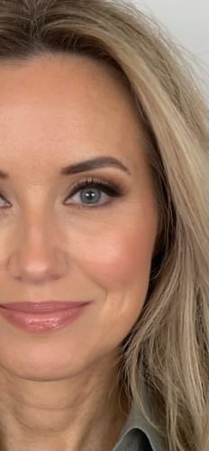 Close-up of a reviewer wearing full and natural-looking Velvet Gossamer Lashes.