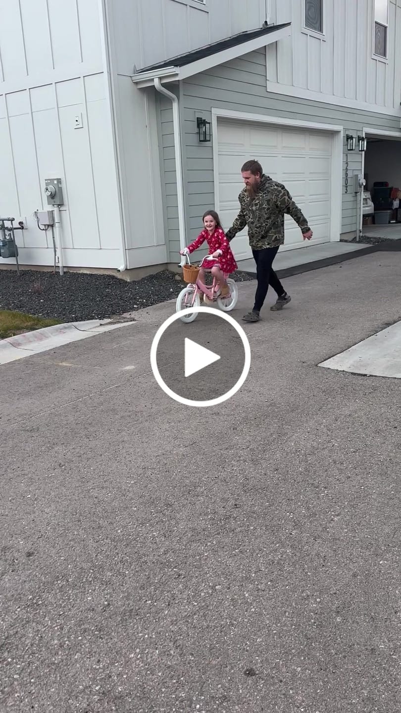 Customer video review of Muley Freak OG Hoodie
