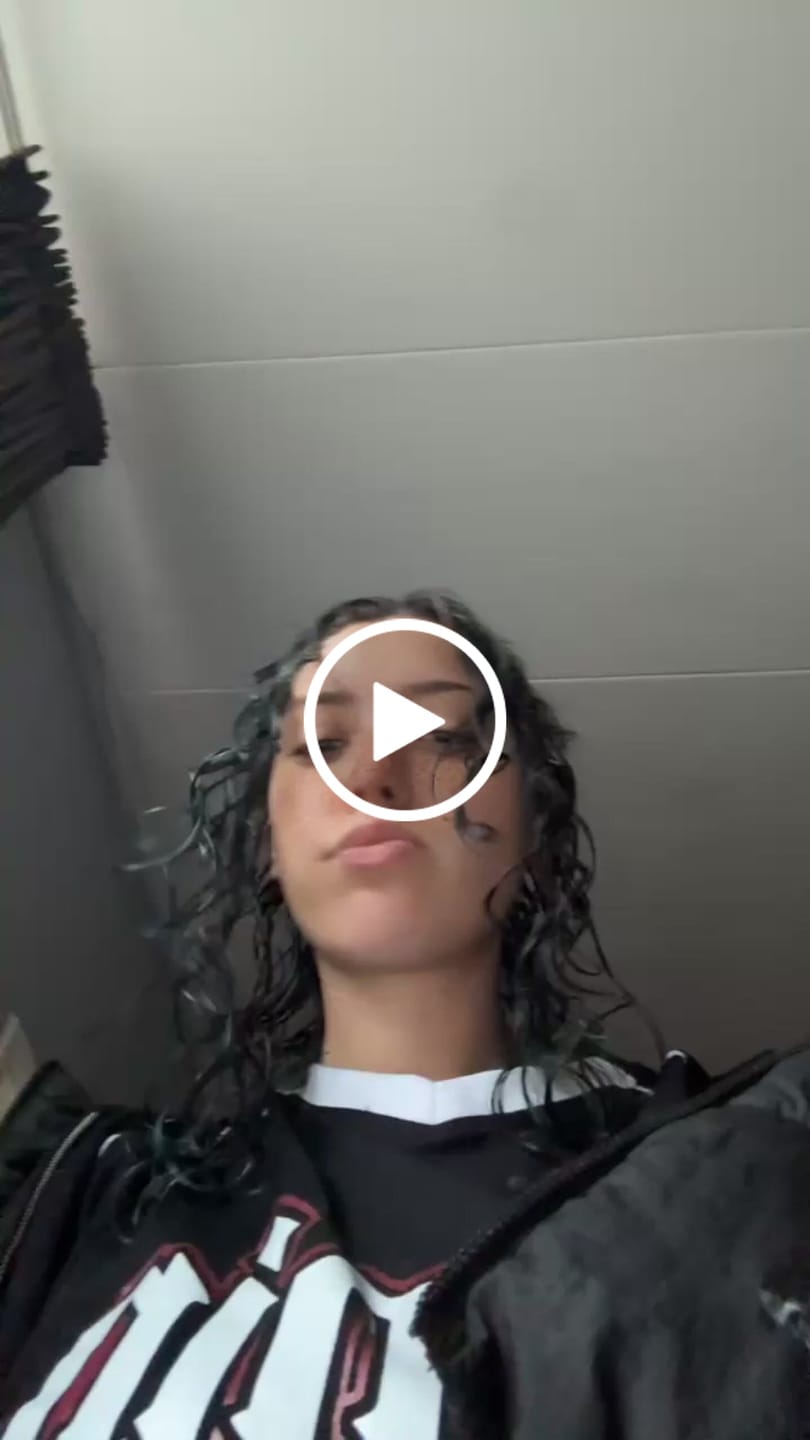 Customer video review of Unisex Kpop Printed Short-sleeved T-shirt