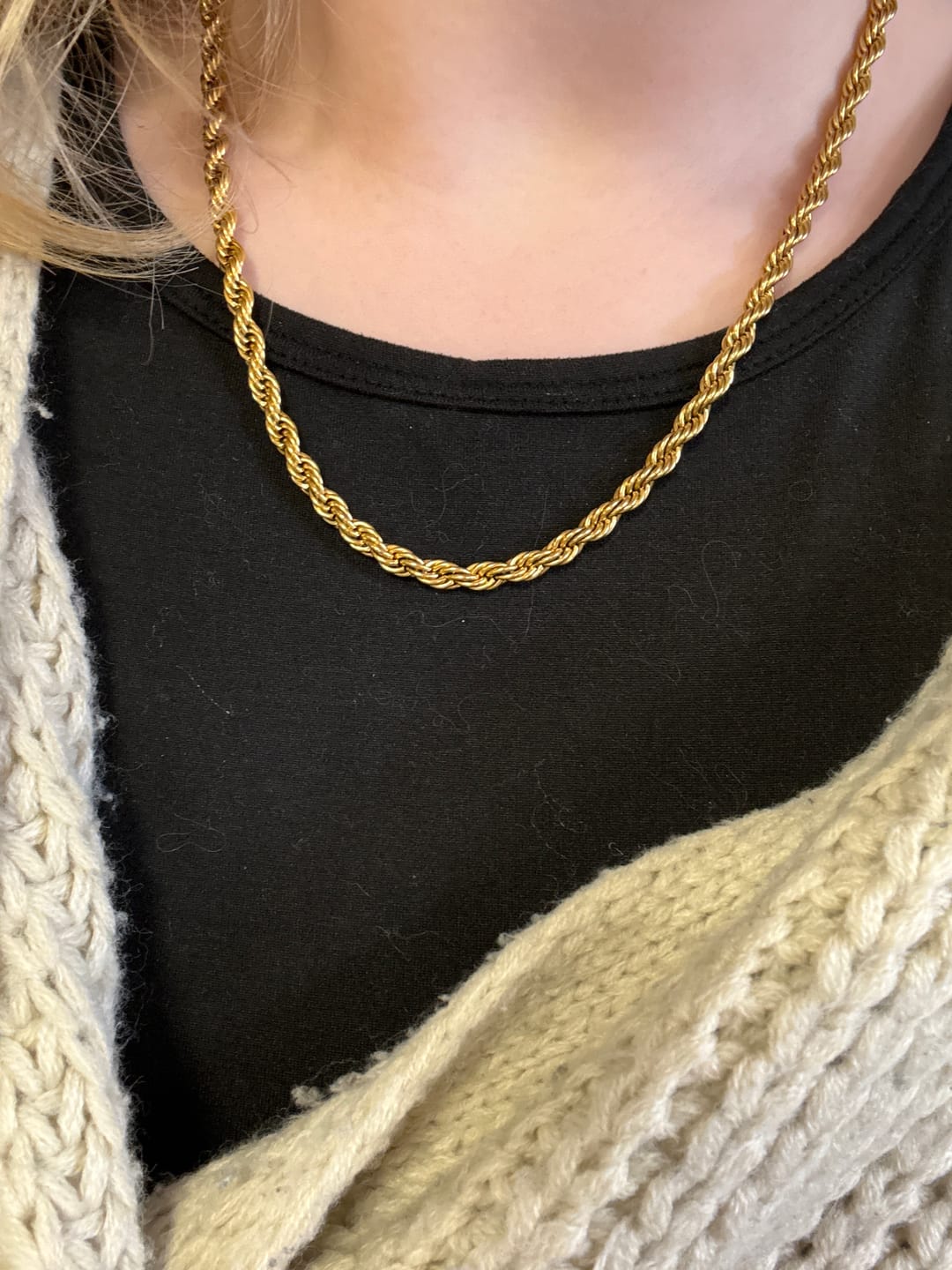 Customer photo review of Coco Rope Necklace