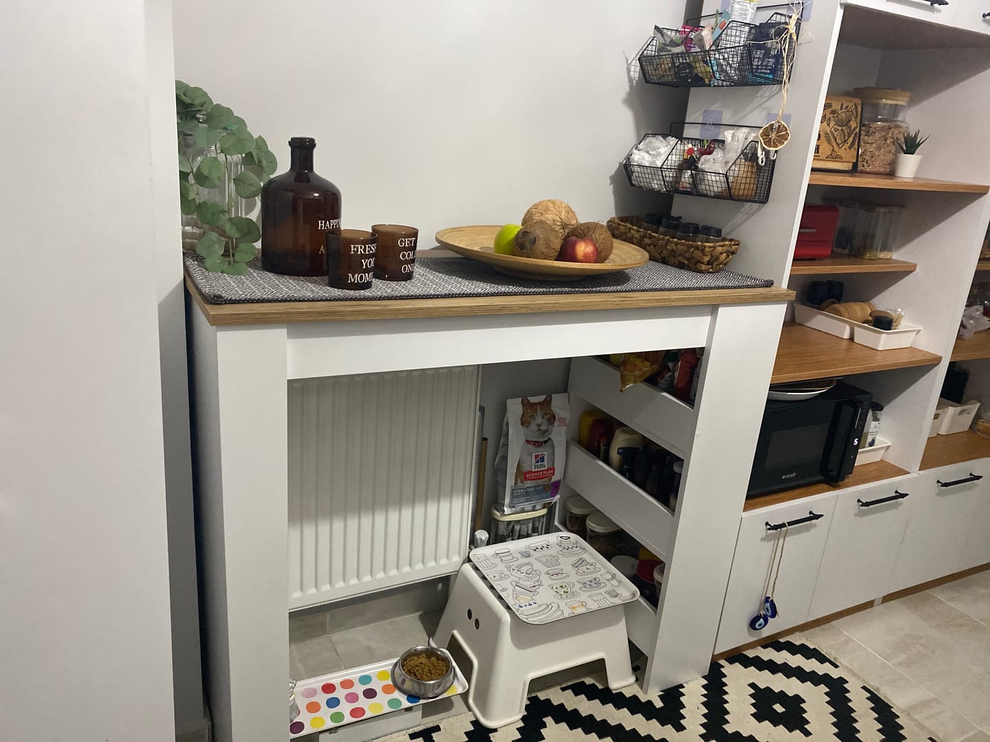 Customer photo review of Rani JA103 Bar Masası 3 Raflı Yüksek Mutfak Yemek Masası Sepet Ceviz - Beyaz