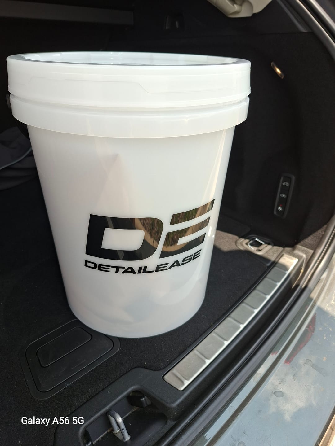 Customer photo review of Clear 20 Liter Detailing Bucket