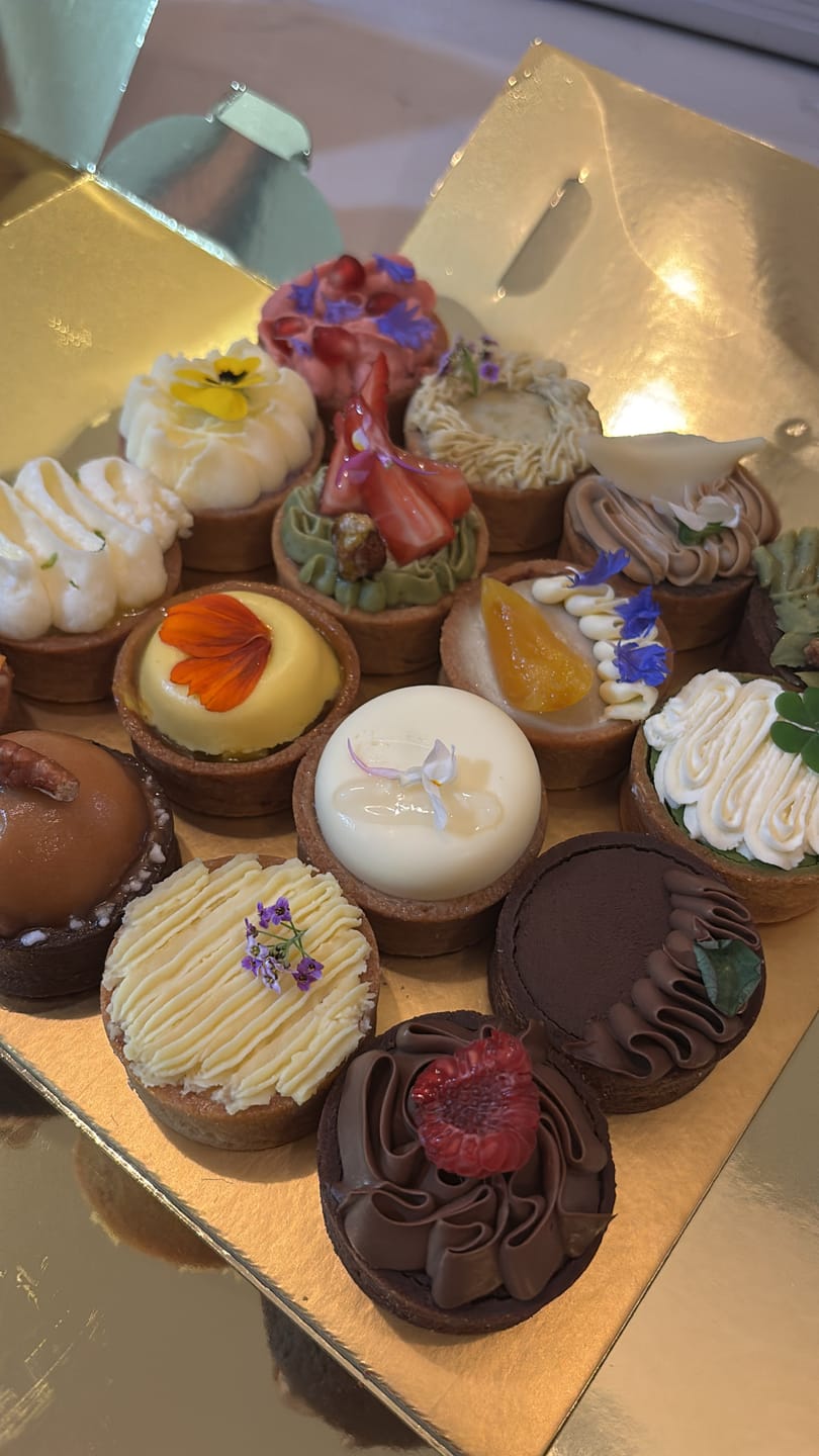 Customer photo review of The Dessert Connoisseur 16pcs
