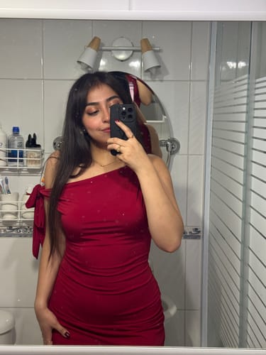 Customer photo review of VESTIDO ISABELLA ROJO