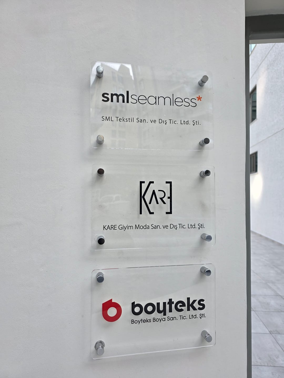 Customer photo review of Şeffaf Pleksi Kapı Tabelası