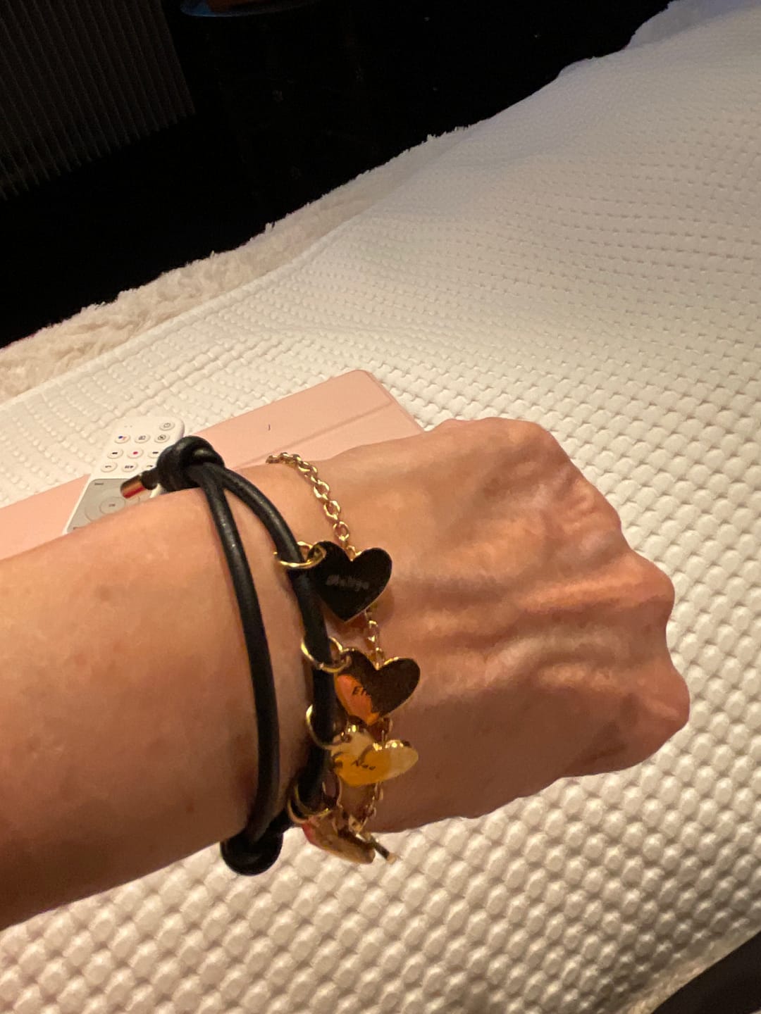 Customer photo review of Veganes Lederarmband mit Herzanhängern