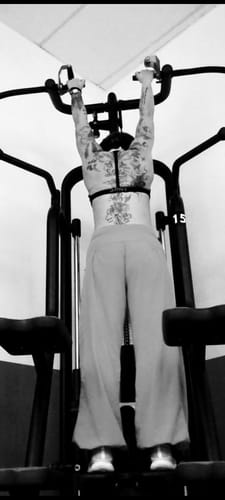 Customer photo review of DAVOMI High Neck Sport-BH - Deep Black