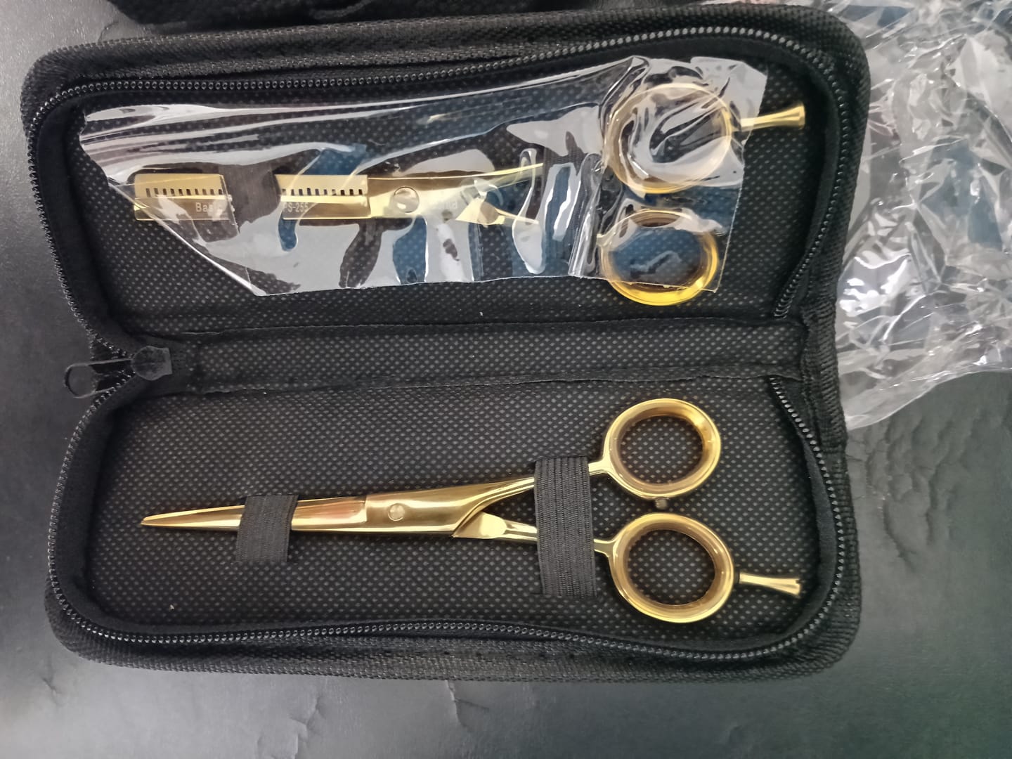 Customer photo review of Aashta - Tijeras Profesionales acero inoxidable 5´5 pulgadas