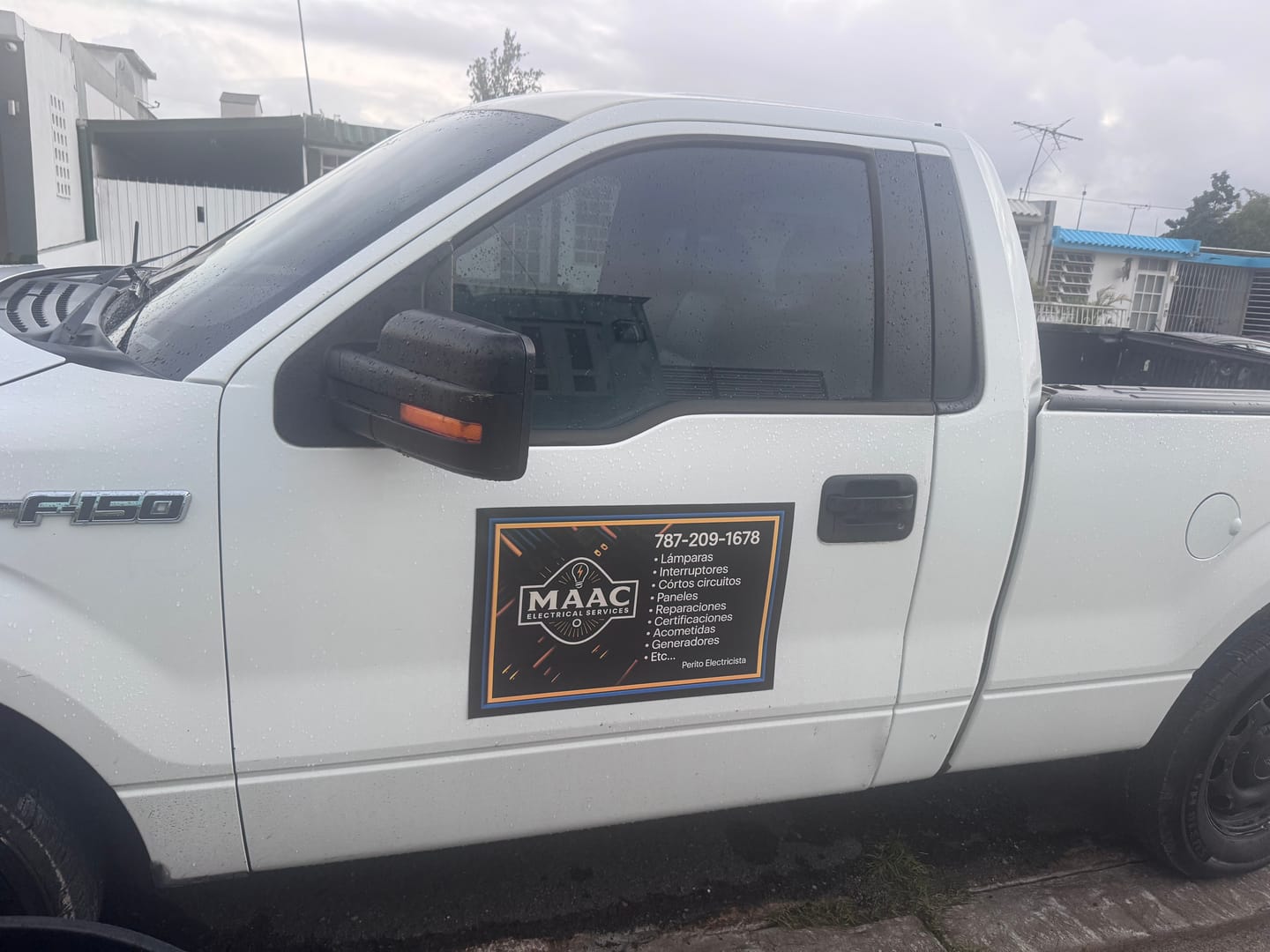 Customer photo review of Magnetos Puertas de Carro (Set de 2 / 2' x 1.5')